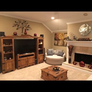I’m selling entertainment set (used) DALLAS AREA